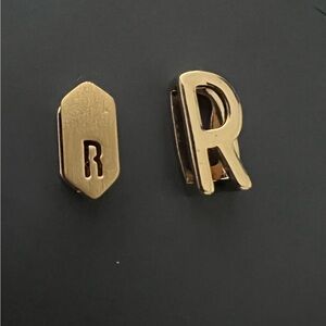 KEEP Collective pair of initial charms, R